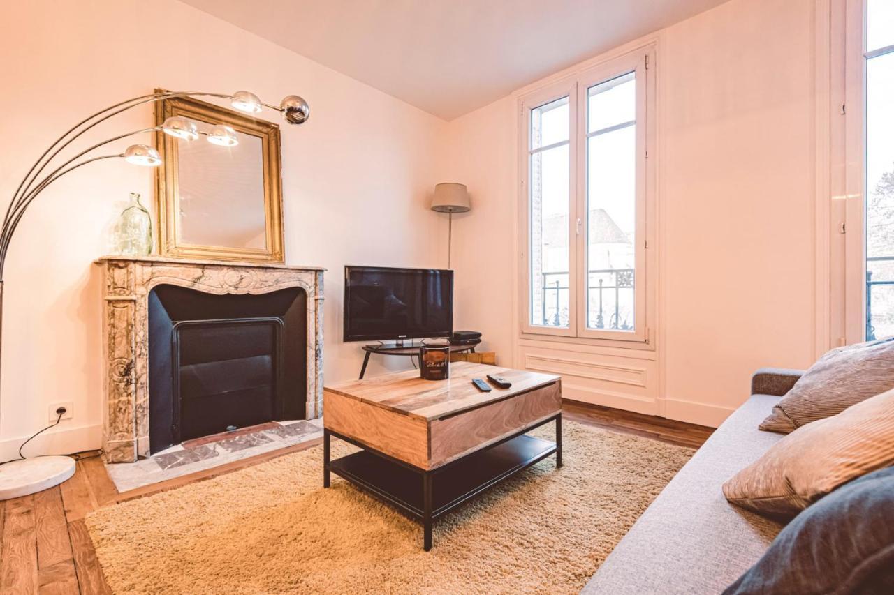 Charme De L'Ancien Pour Cet Appartement Entierement Renove Dans L'Hypercentre De Reims Exterior foto